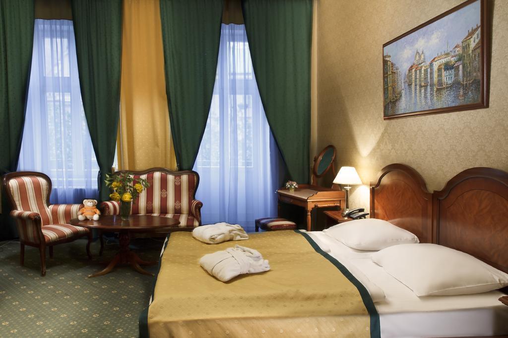 Hotel Ostende カルロヴィ・ヴァリ エクステリア 写真