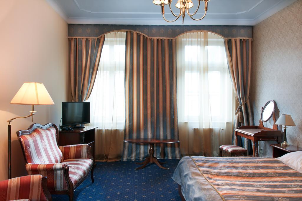 Hotel Ostende カルロヴィ・ヴァリ エクステリア 写真