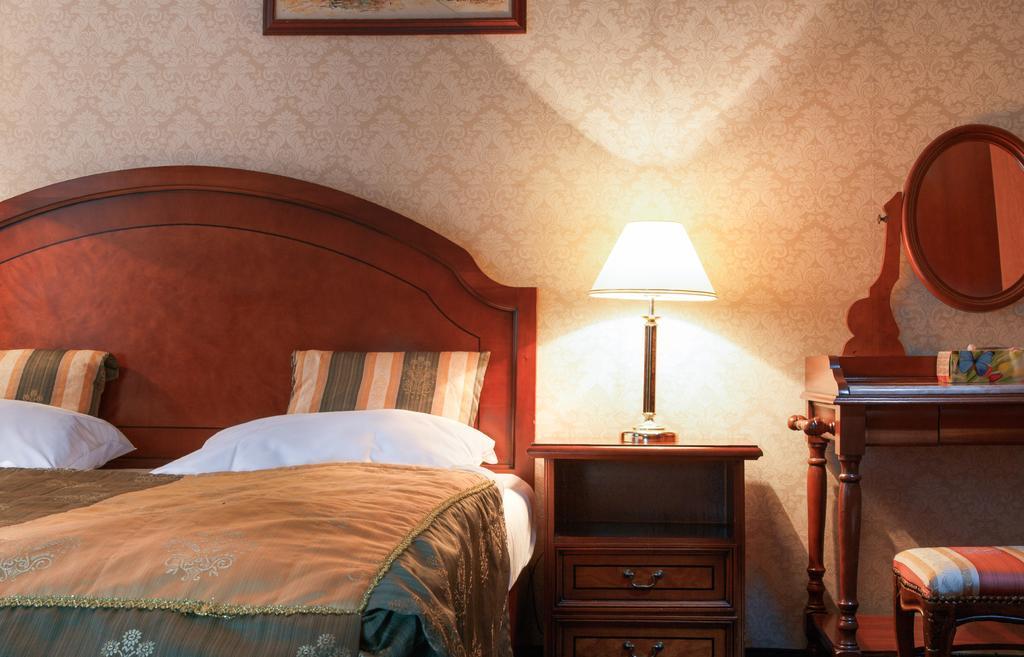 Hotel Ostende カルロヴィ・ヴァリ エクステリア 写真