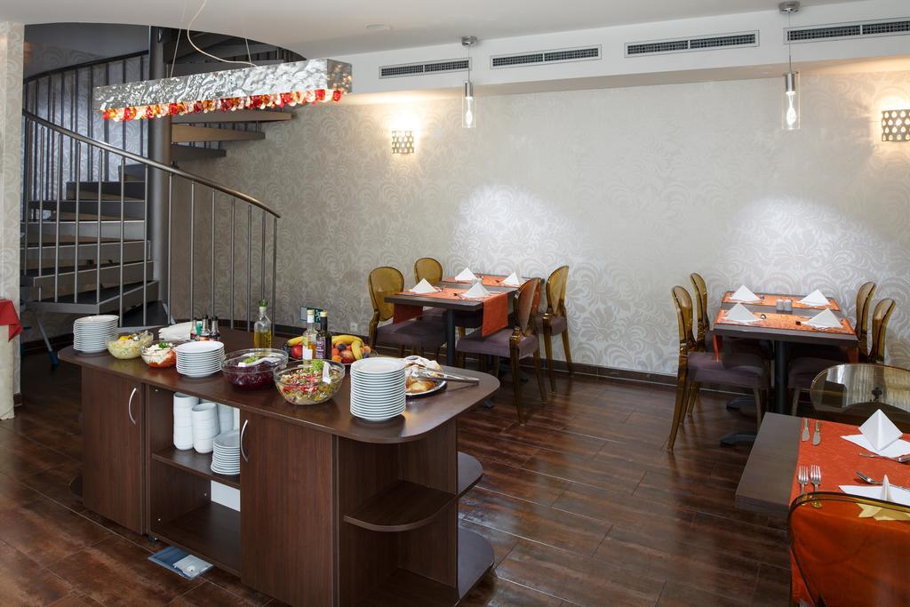 Hotel Ostende カルロヴィ・ヴァリ エクステリア 写真